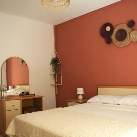 Seaside Serenity - A Lovely Apartment With Views Мелліха Екстер'єр фото